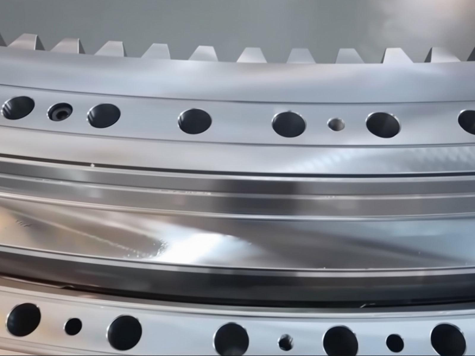 &iquest;Cu&aacute;les son los materiales m&aacute;s utilizados para las coronas giratorias?
