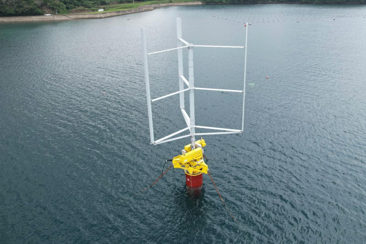 Recortes drásticos en los costos de las turbinas: Japón implementa un prototipo de viento flotante de eje vertical